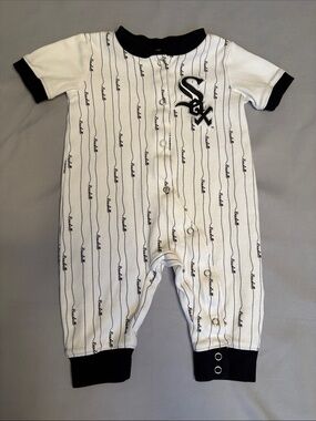 MBL Chicago White Sox Baby One-Piece - White/Black 6-9m
